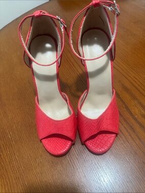 Women's Red Ankle-Strap Open-Toe Heels with Textured Finish